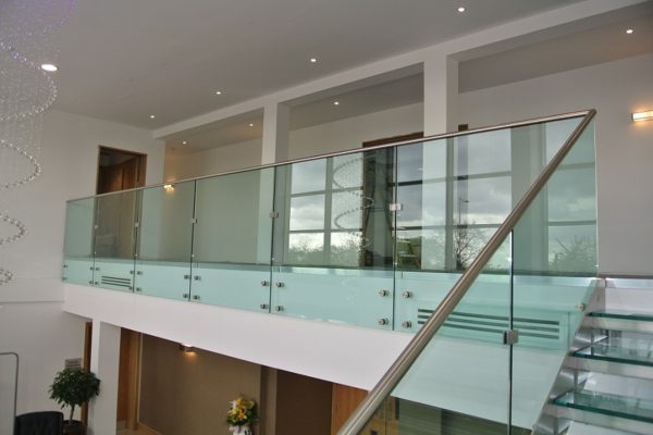 glass-landing-balustrade-standoff-fixings-res(1) glass-landing-balustrade-standoff-fixings-res(1)